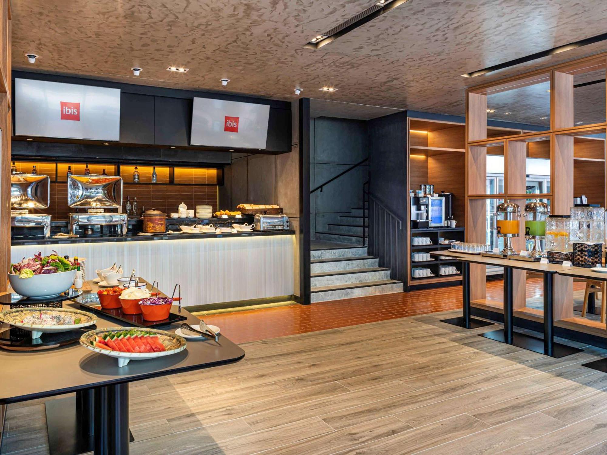 Ibis Nimman Journeyhub Hotel 4*